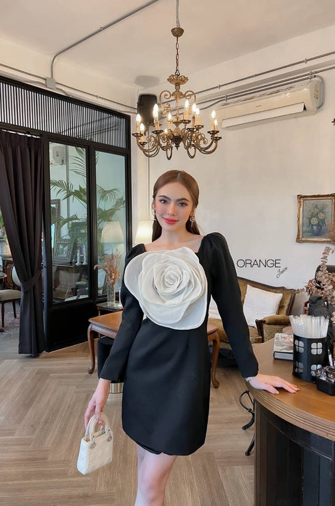 ORANGE JUICE White Rose Embellished Long Sleeves Mini Dress